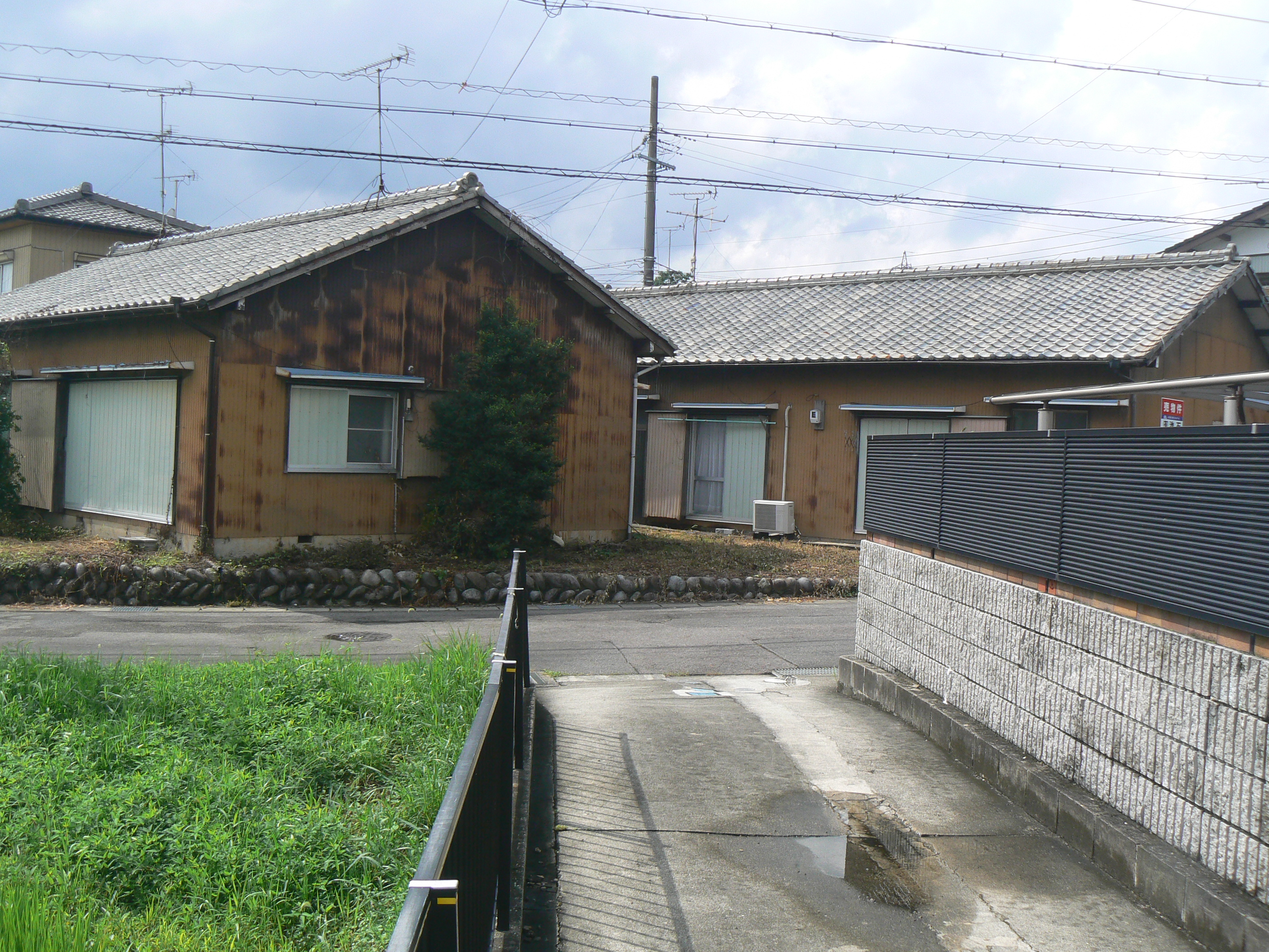 売約済み 沢山の問い合わせありがとうございました。中古2坪倉庫 現状